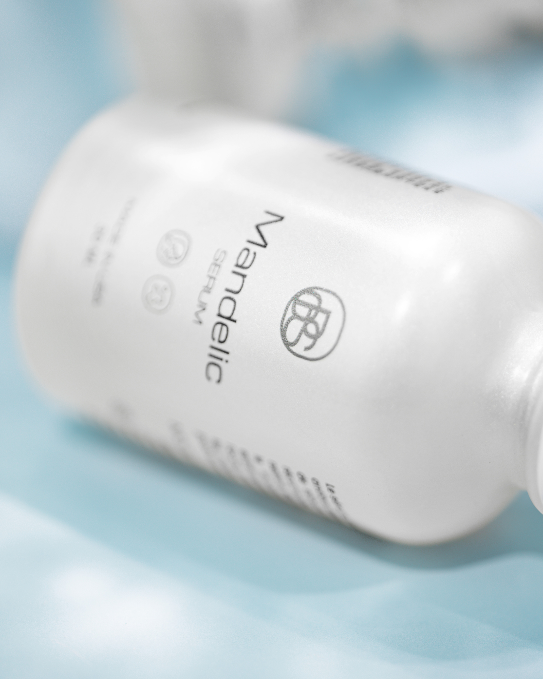 Mandelic serum